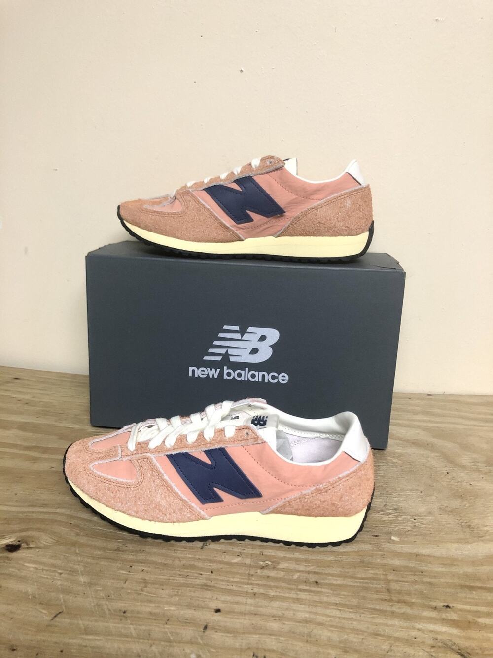 New New Balance Sneakers Womens 8D Orange Peach Blue 471 Suede Blend